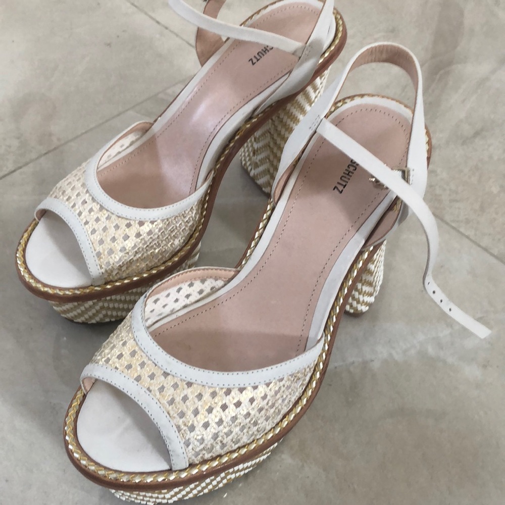 Stunning SCHUTZ sandals